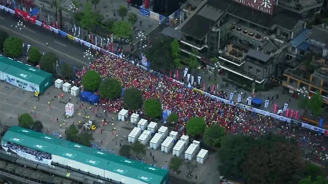 Chongqing Marathon 10th Anniversary: Running Mode On! video thumbnail